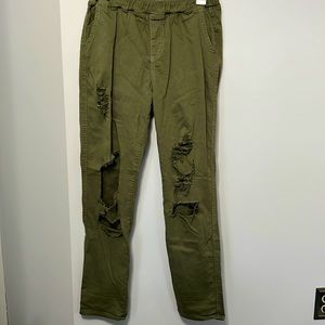 Women’s army green distressed pants w/ pockets